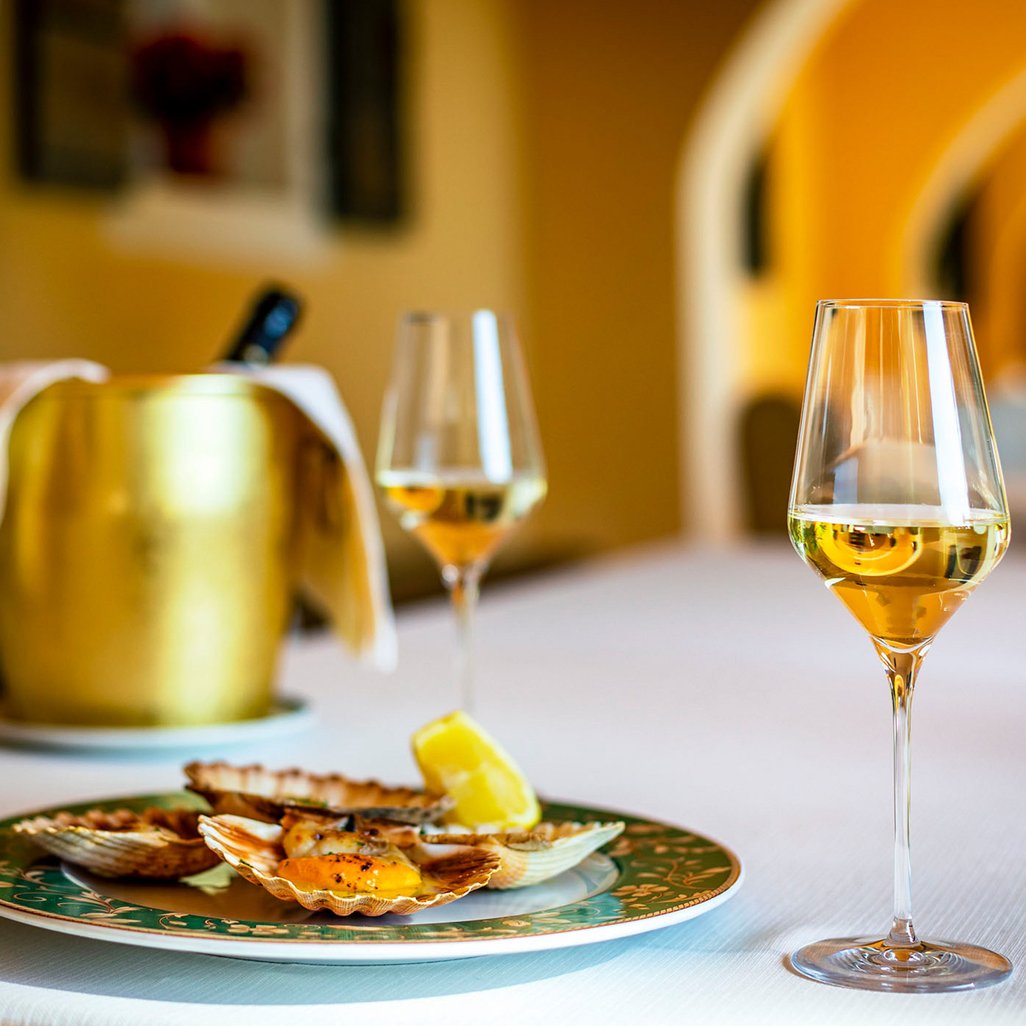 Quatrophil White Wine Glass